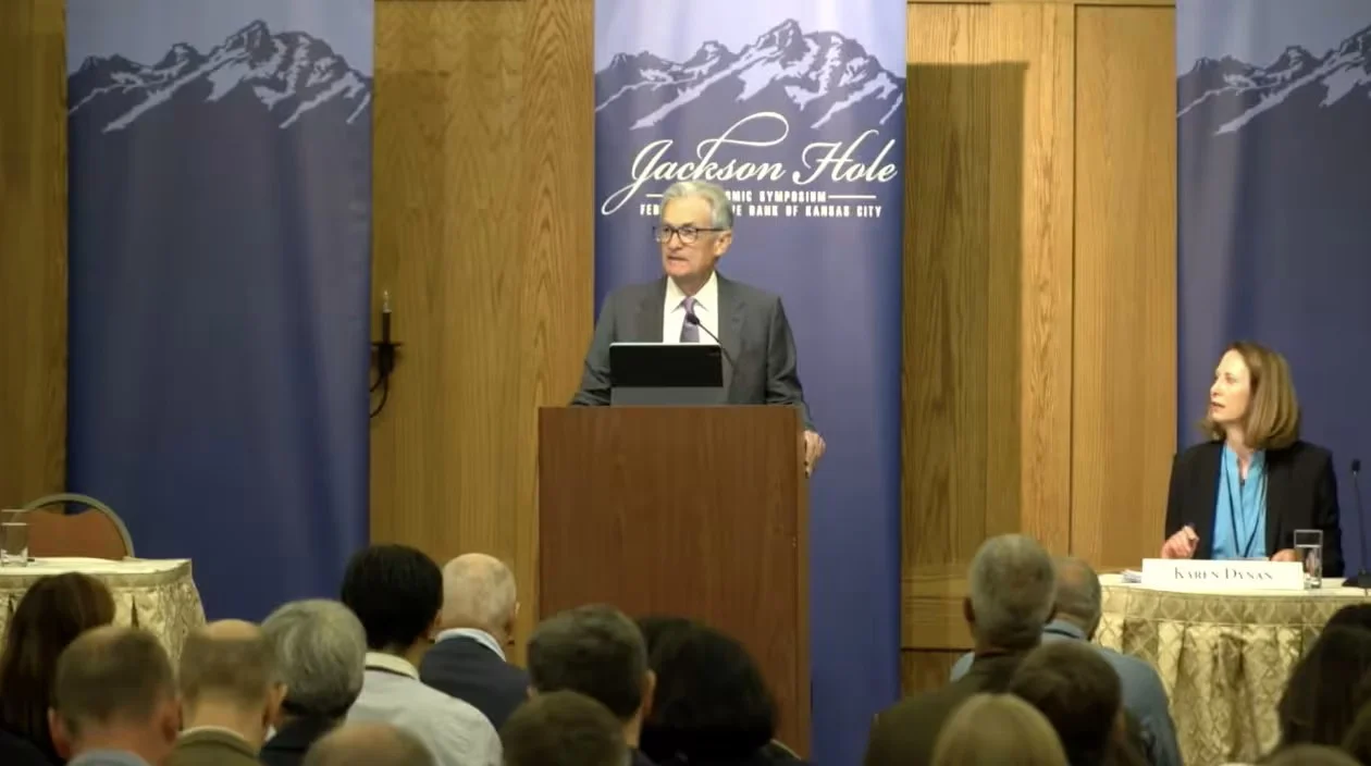 What Time Is Powell's Jackson Hole Meeting? Crypto Markets Hold Their Breath